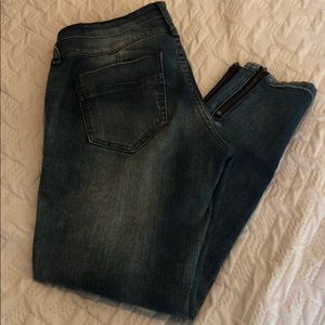 High waisted forever 21 jeans.